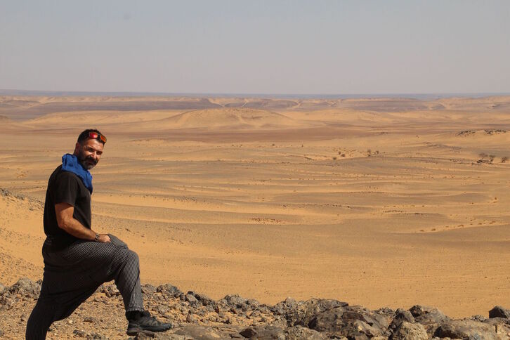 Koldo Alonso Mauritaniako basamortuan.