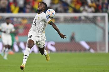 Iñaki Williams, que ha sido titular, ha tenido la última para Ghana, pero se ha resbalado.