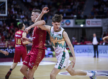 El desparpajo y la calma de Agustín Ubal ha sorprendido gratamente a todos los aficionados bilbainos.