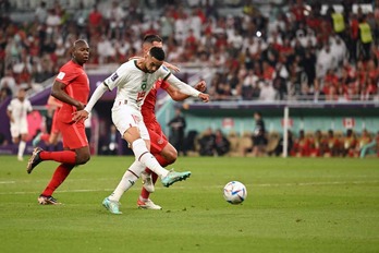 Lanzamiento de En-Nessiry que supuso el segundo gol en el duelo frente a Canadá. 