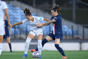 Zornoza y Bachmann durante el encuentro que enfrentó a Real Madrid y PSG en Valdebebas.