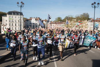 Toujours en avril, la Korrika est de passage à Bayonne. Cette année encore, les migrants étaient associés à l’évènement.