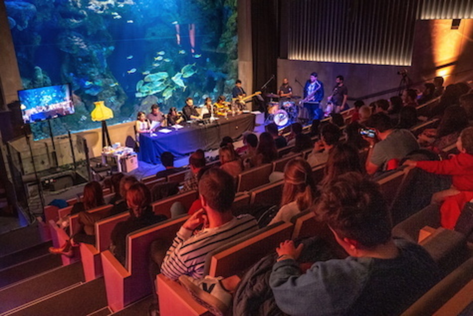 Bigarren Kafea magazina ZUZENEAN Donostiako Aquariumetik