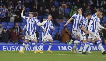 Robert Navarro celebra el gol que supuso la octava victoria seguida ante el Mallorca. Merino y Gorosabel no podrán ayudar a lograr la novena.