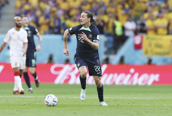 Jackson Irvine, en el partido frente a Túnez, en el Mundial de Qatar. 