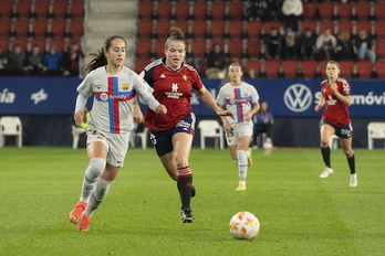 Osasuna disputará los cuartos de final de Copa. En la imagen, Patricia Zugasti y Núria Rábano durante el partido de octavos.