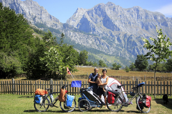 Koldo Zubizarretak familian egindako lehendabiziko bidaia. Välbone,Albaniako Alpeak. 