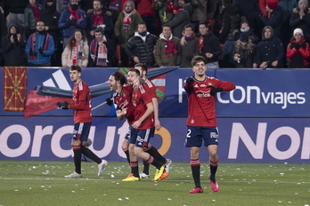 Jagoba Arrasate en el banquillo de El Sadar.