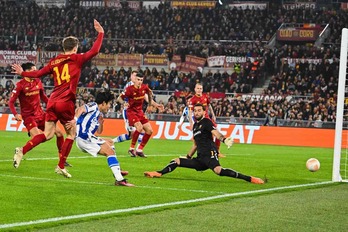 Kubo remata al poste en la opción más clara de la Real en Roma.