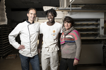 Le couple Irastorza est allé à la rencontre de la famille d'Abdou, au Sénégal. 