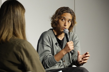 Natalia Arroyo, durante la charla organizada por Balonmano Bera Bera