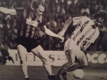 Jesús Satrustegi, autor de los dos goles ante el Inter, contra el Vikingur en la temporada en la que llegó más lejos la Real en Europa.