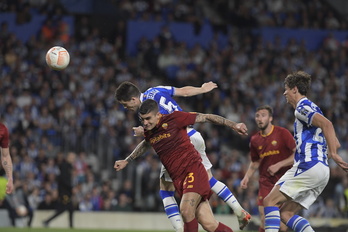 Zubeldia ha tenido una de las ocasiones claras de la Real, pero no ha entrado.