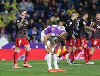 Iñigo Martínez celebra el primer gol del Athletic ante el Valladolid.