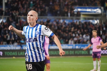 Guridi celebra el único gol del Alavés ante el Tenerife.