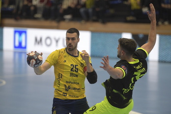 Jon Azkuek lesioa du eta ezin izango ditu hurrengo partidak jokatu Bidasoarekin.