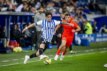 El VAR anuló el 1-0 por fuera de juego milimétrico de Jason.