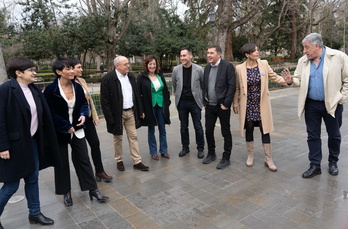 Las principales candidatas y candidatos de EH Bildu, junto a Arnaldo Otegi.