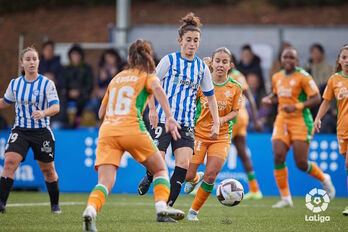 Sólo la victoria ante el Betis, al que ya ganó en la primera vuelta, asegura al Alavés llegar vivo a la última jornada.