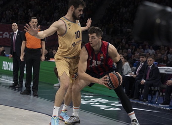 Saski Baskonia se ahorrará tener que superar a Kalinic, ausente de la convocatoria del Barça.