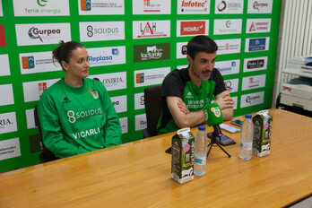 Maca Sans y Miguel Etxeberria han analizado el derbi entre Beti Onak y Zuazo.