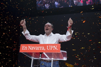 Javier Esparza, en un momento álgico del mitin del Navarra Arena.