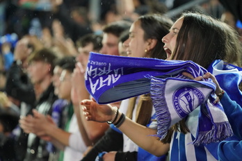 La afición del Alavés puede vivir una noche mágica este sábado en Las Palmas.