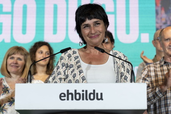 Laura Aznal, durante su intervención en el cierre de campaña de EH Bildu. 