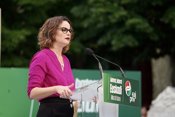 Elixabete Etxanobe, candidata jeltzale a diputada general de Bizkaia, en el cierre de campaña del PNV. 