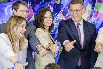 Isabel Díaz Ayuso y Alberto Núñez Feijóo, ayer en la Junta Directiva del PP.