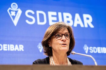 La presidenta Gorostiza durante su comparecencia en Ipurua