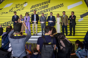 Xabier Otxandiano, Ainara Basurko, Elixabete Etxanobe, Christian Prudhomme, Iñigo Urkullu, Juan Mari Aburto, Amaia del Campo, Bingen Zubiria y Xabier Basáñez, en la inauguración del Grand Depart de Bilbo.