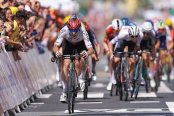 Lafay, con un ataque inesperado, ha sorprendido a Van Aert y Jumbo.