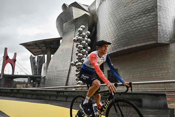 Michael Woods, en la presentación de equipos del Tour en el Gugenhheim.