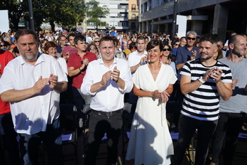 Oriol Junqueras, Arnaldo Otegi, Jasone Agirre y Gabriel Rufián, en el acto político de Durango.