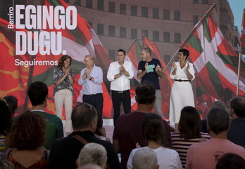 Eva López de Arroyabe, Iñaki Ruiz de Pinedo, Arnaldo Otegi, Unai Fernández de Betoño y Rocío Vitero.