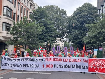 Manifestación celebrada este lunes en Bilbo.