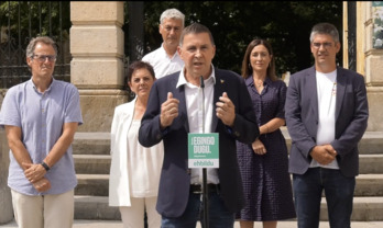 Acto de EH Bildu a las puertas de la Casa de Juntas de Gernika. 