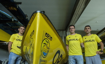 Ezkerretik eskuinera, Aritz, Mikel eta Jon Lizarralde senideak, Orioko Arraunketa Elkartean.