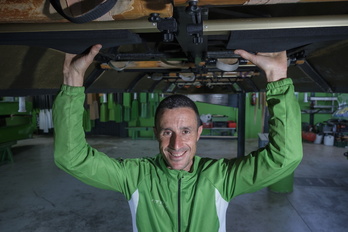 Ioseba Amunarriz Hondarribiko patroia klubeko arraun elkartean.