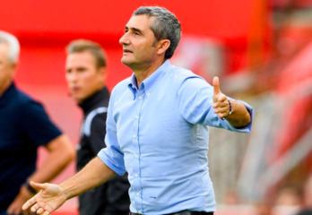 Valverde dando instrucciones en el partido en Mallorca.
