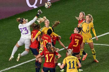 Suecia y España repiten hoy en Goteborg el enfrentamiento de semifinales del último Mundial.