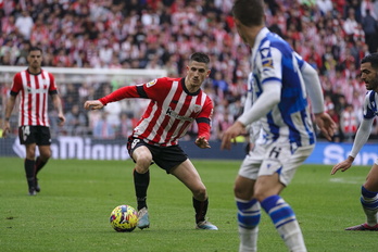 Oihan Sancet, en el último derbi de San Mamés, protagonista en las horas previas del de Anoeta.