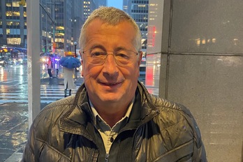 Vicente Biurrun ha defendido la portería de Athletic y Real, donde menos opprtuniodades al ser uno de tantos nbuenos porteros formados en Zubieta que tuvo que buscar otro equipo al coincidir con Arconada. 