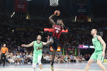 La energía de Khalifa Diop se ha hecho notar en las dos canastas.