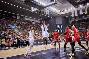 Moneke ha anotado 26 puntos en Granada.