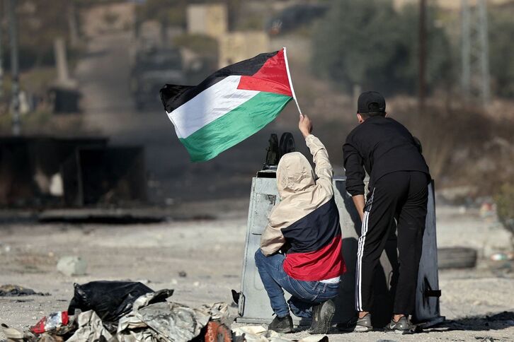Ramallahn egunero ari dira protestar Gazako herkideekin elkartasunez.