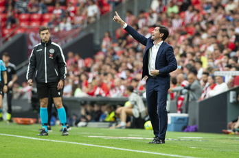 Marcelino, dirigiendo un partido del Athletic.