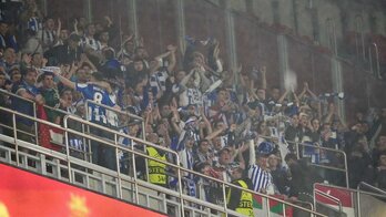 La afición de la Real en el Estadio da Luz de Lisboa.