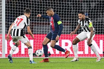 El jugador del PSG Mbappé durante un partido de Champions frente al Newcastle. 